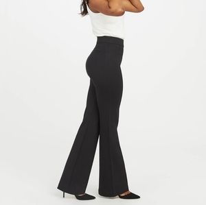 NWOT Spanx Flare Pull On High Rise Stretch Black Jeans M